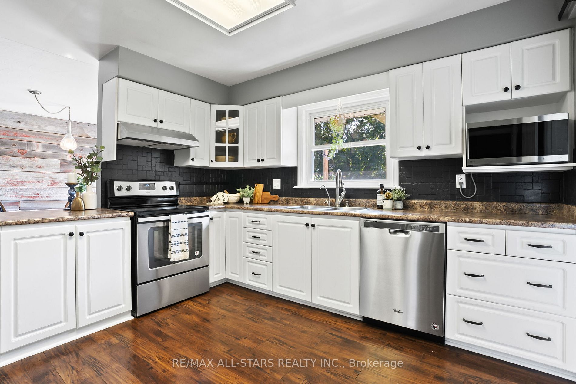 291 Zephyr Rd