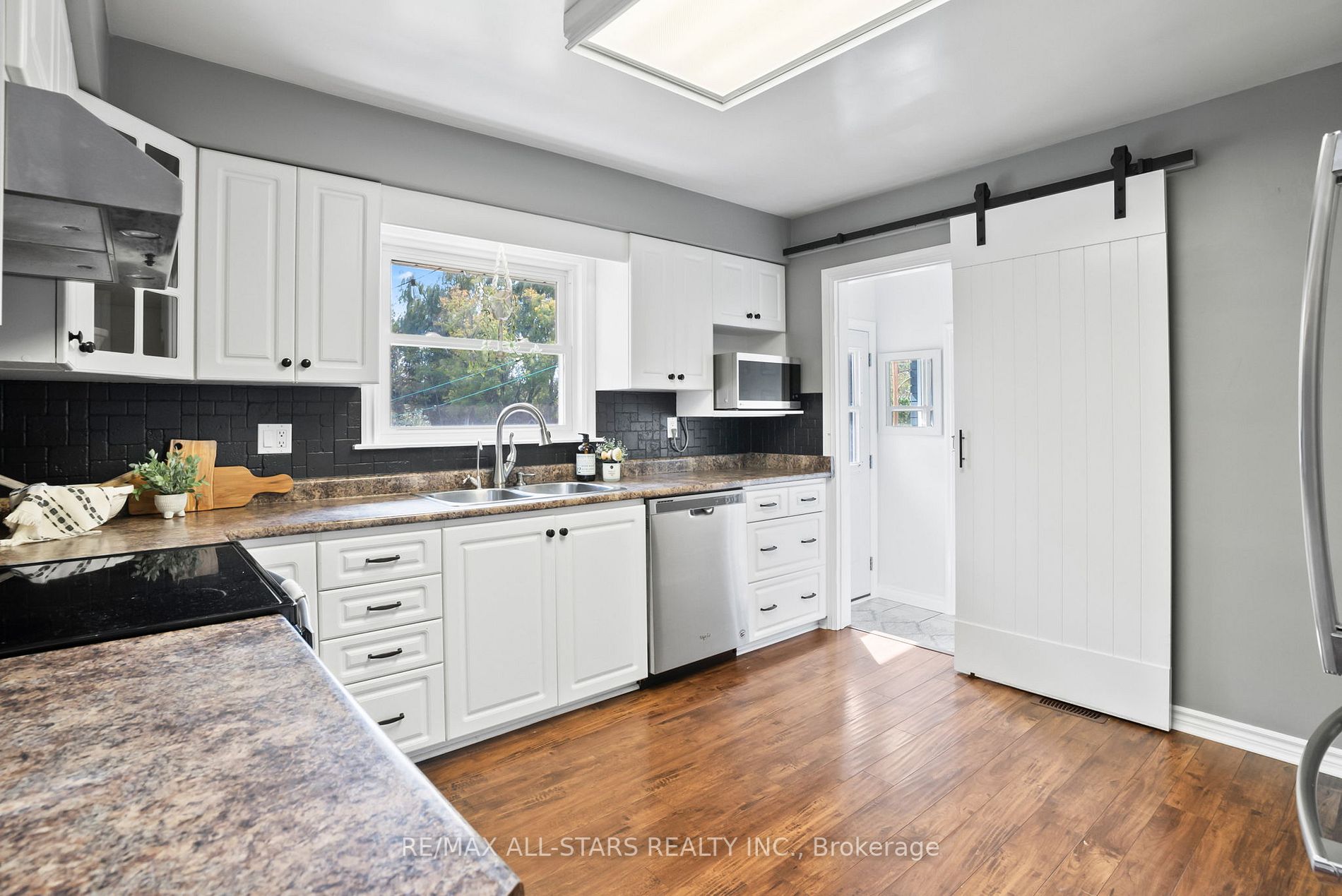 291 Zephyr Rd