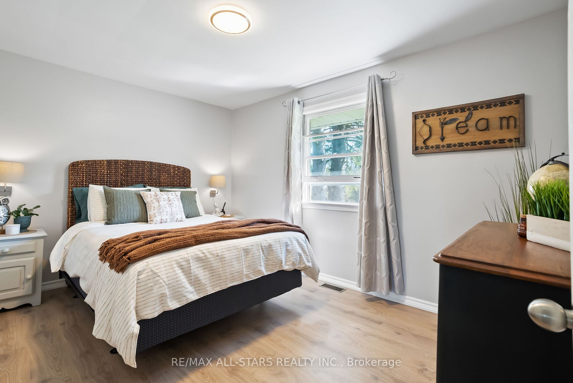 291 Zephyr Rd