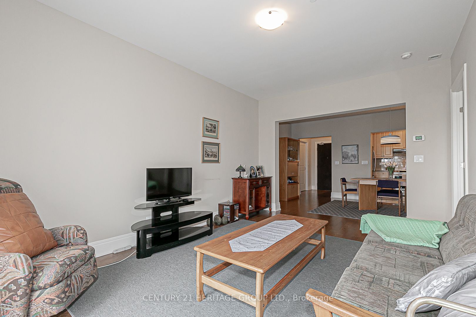 80 Burns Blvd, #321