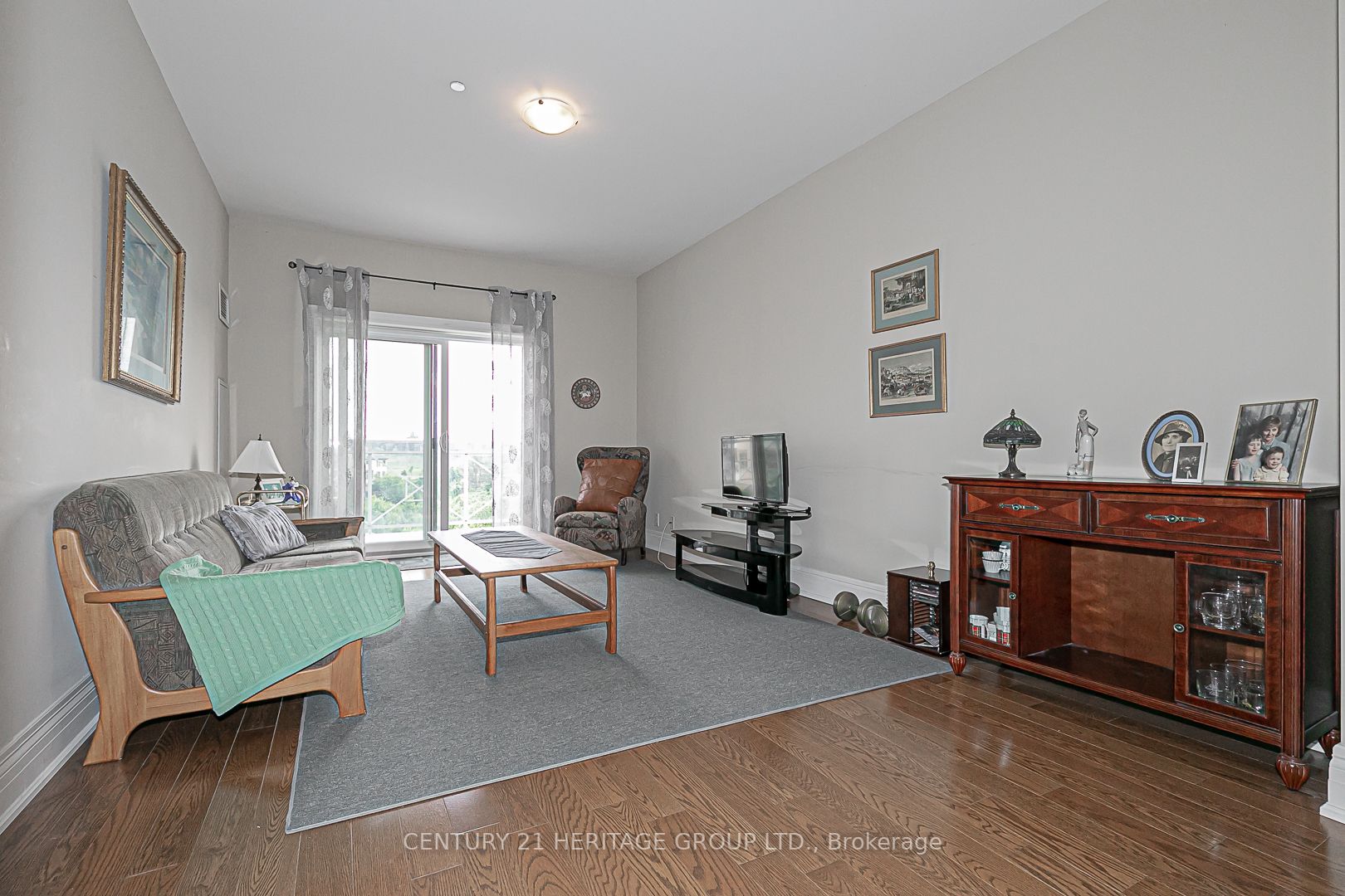 80 Burns Blvd, #321