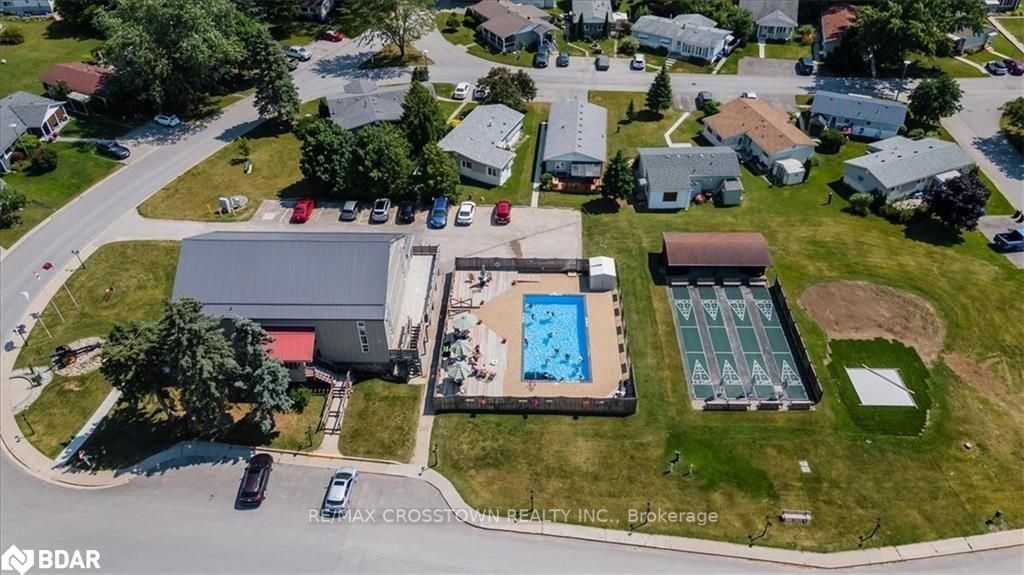 39 Flora Dr