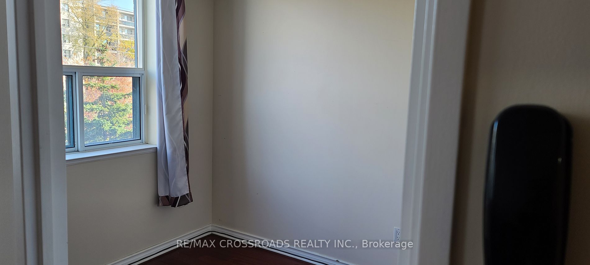 7398 Yonge St, #205