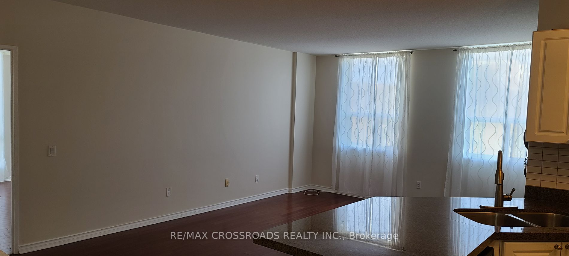 7398 Yonge St, #205