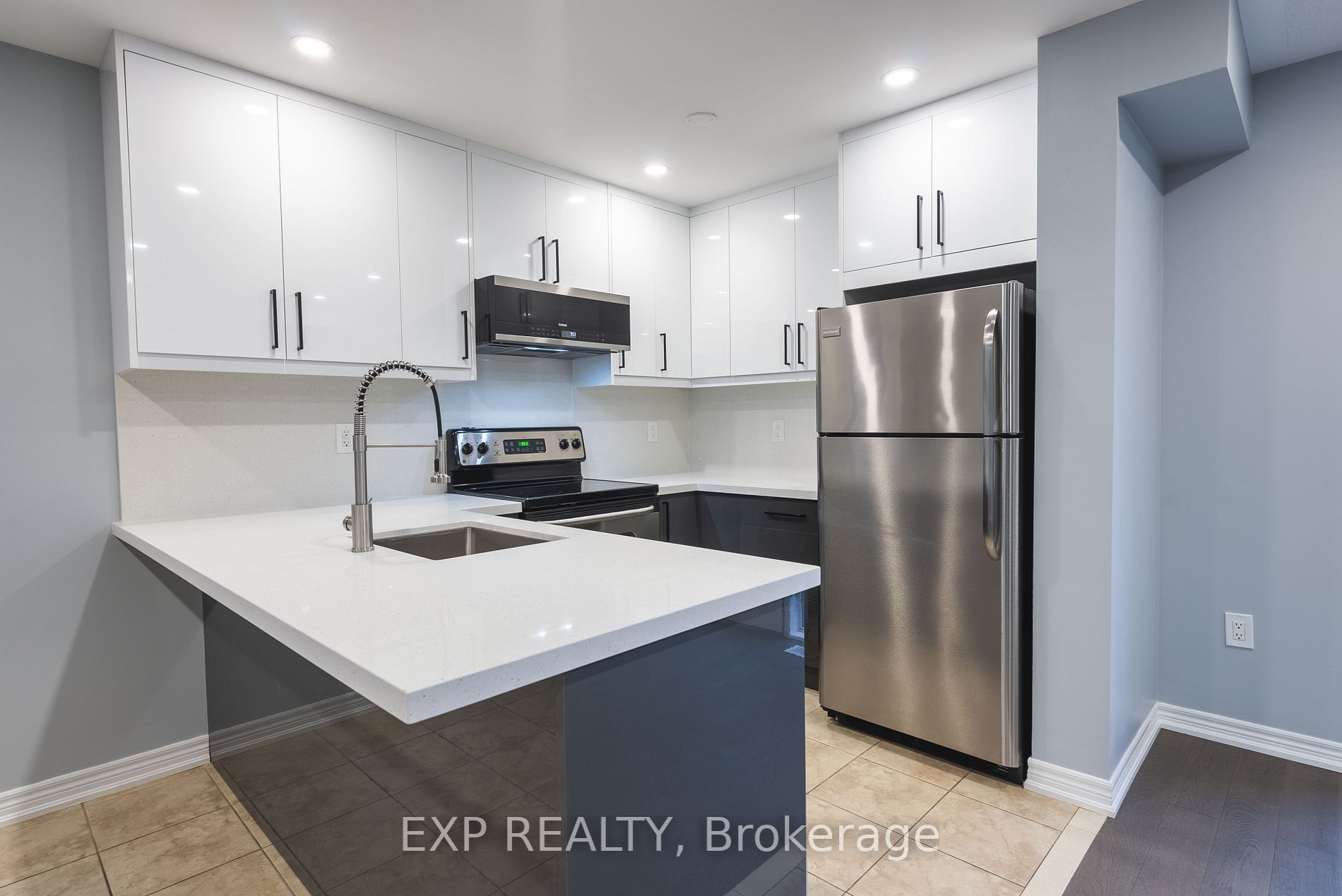 18 Admiral Cres