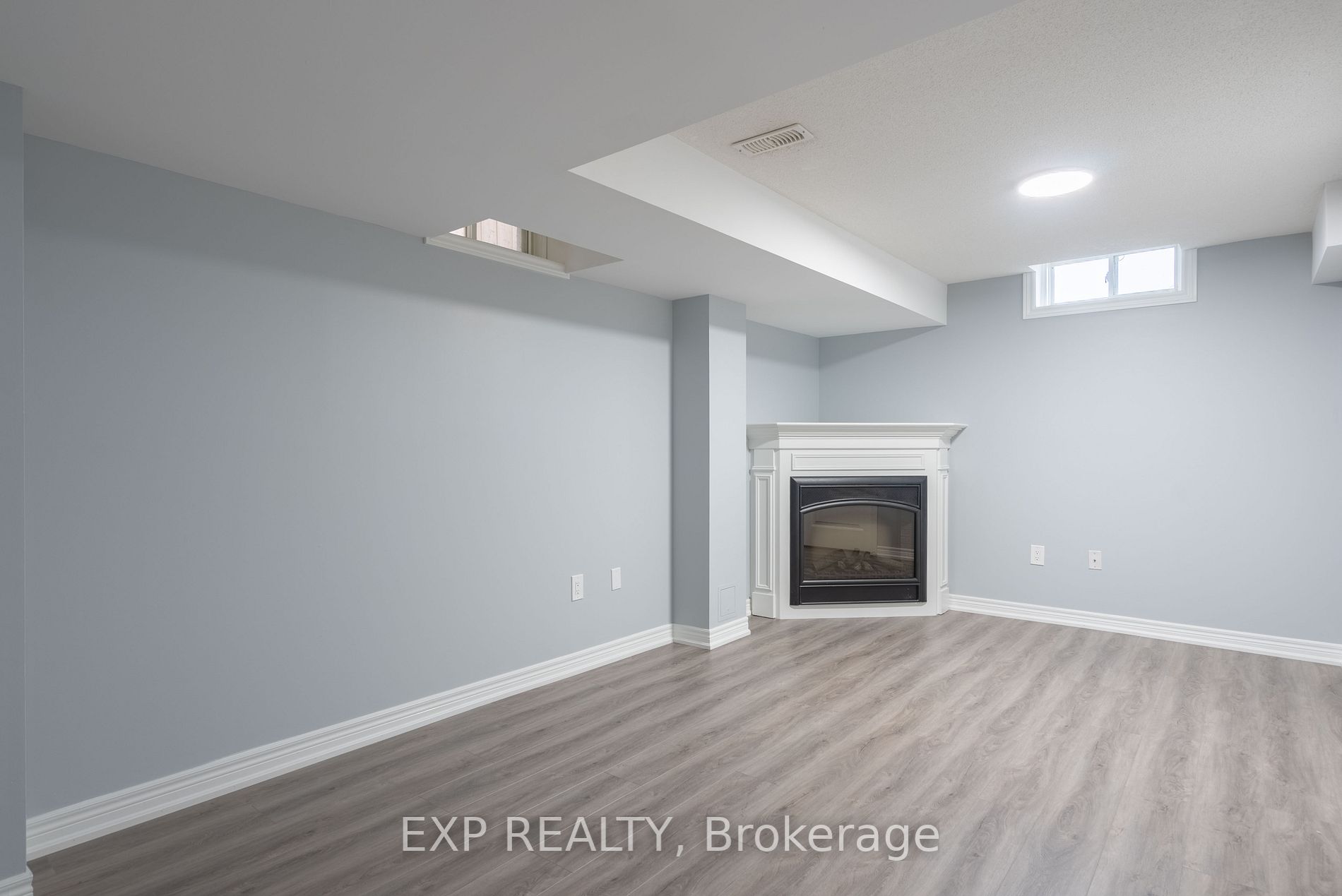 18 Admiral Cres