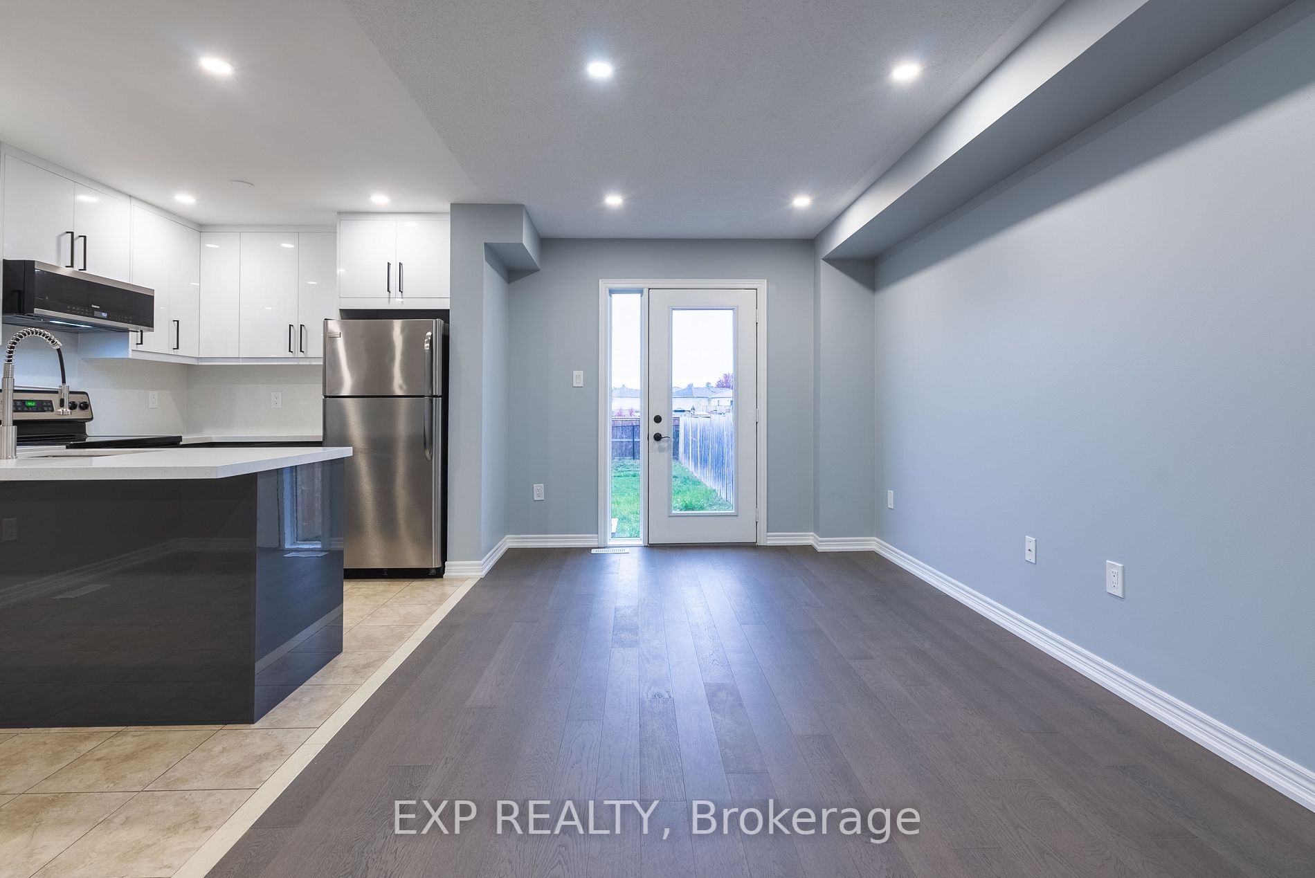 18 Admiral Cres