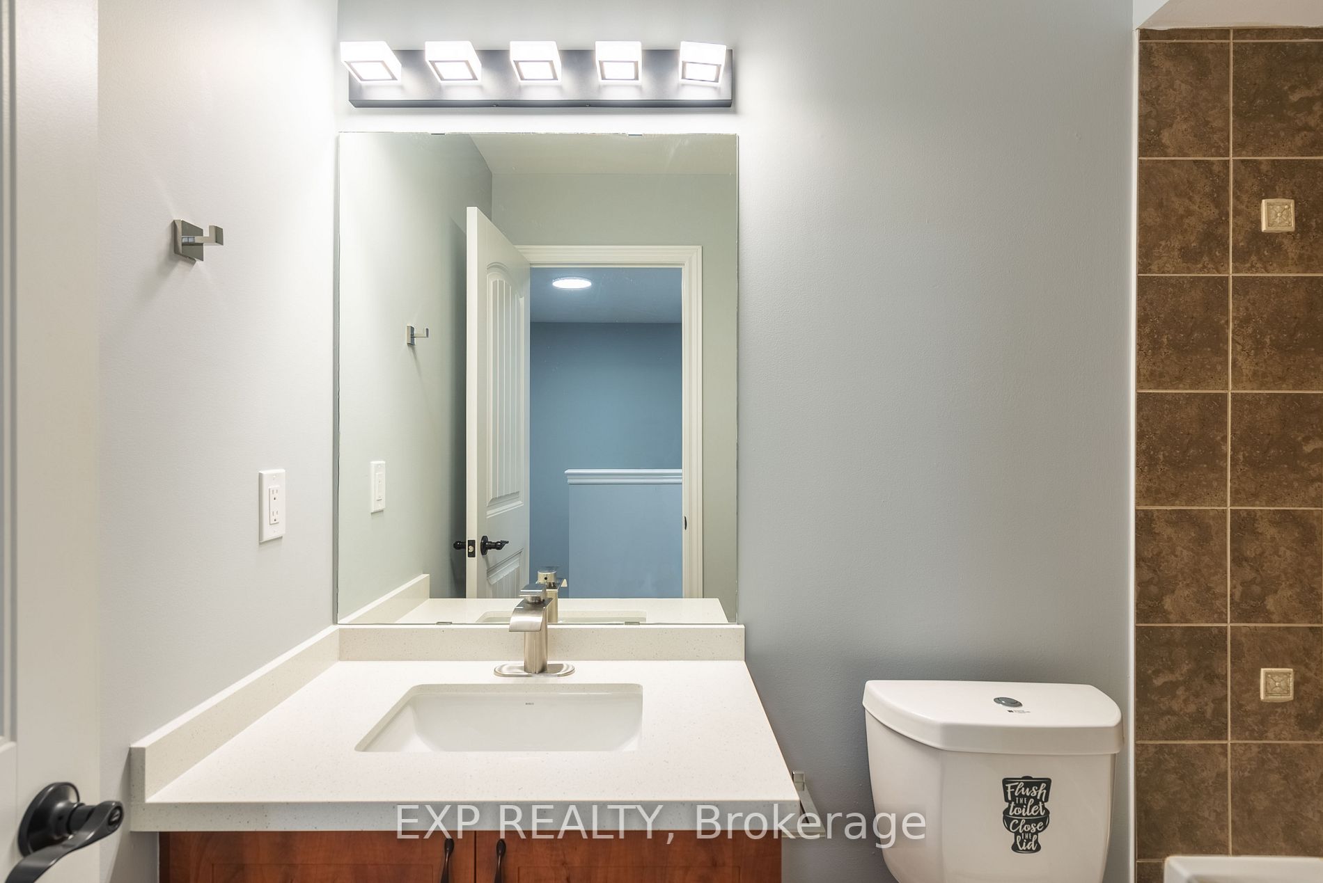 18 Admiral Cres