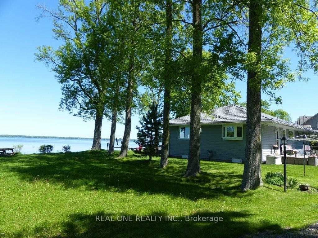 3 Lambrook Dr