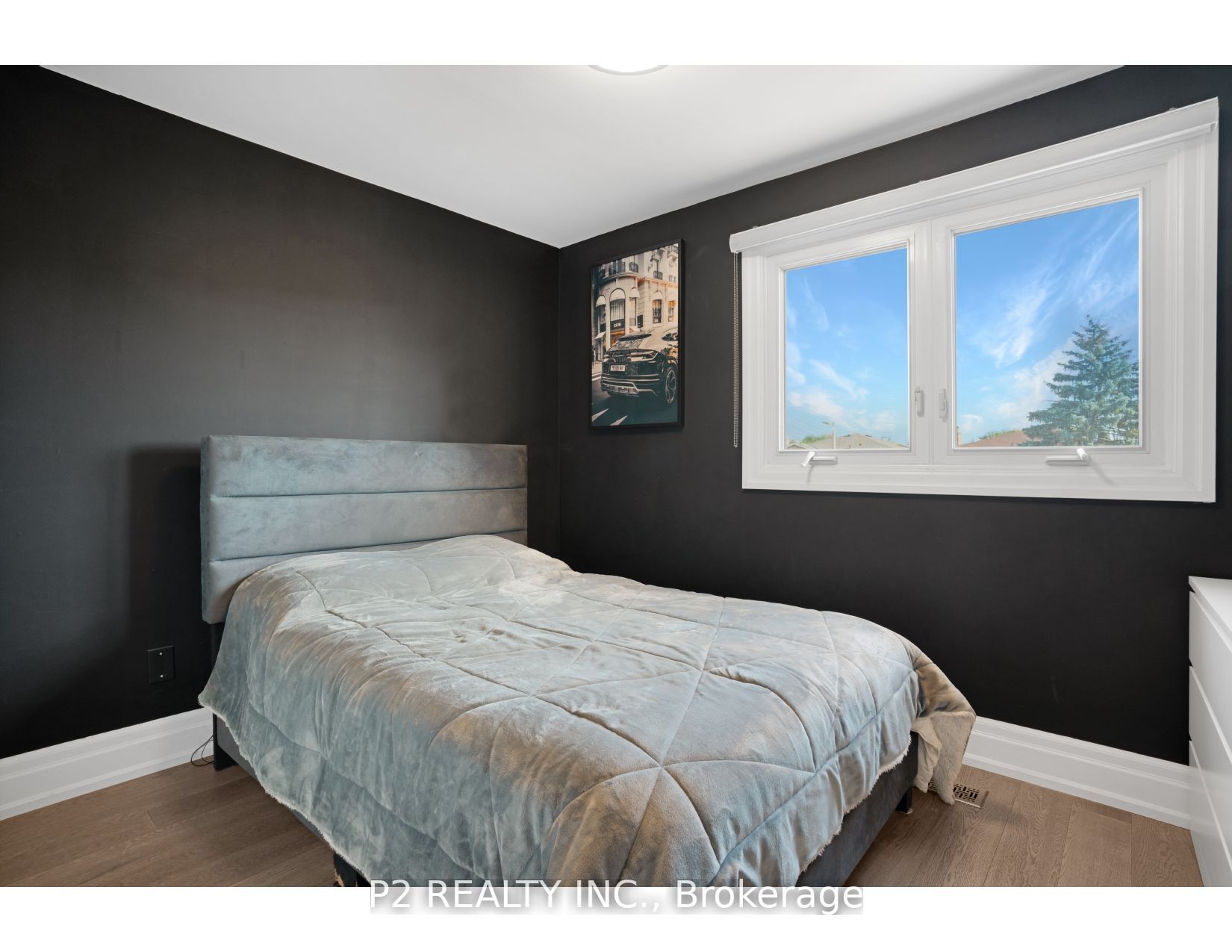 249 Ridgefield Cres W