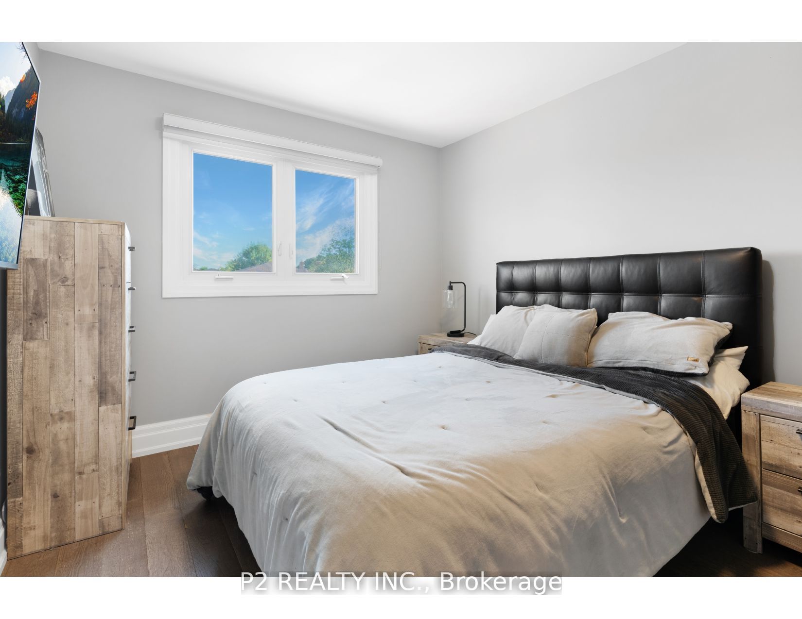 249 Ridgefield Cres W