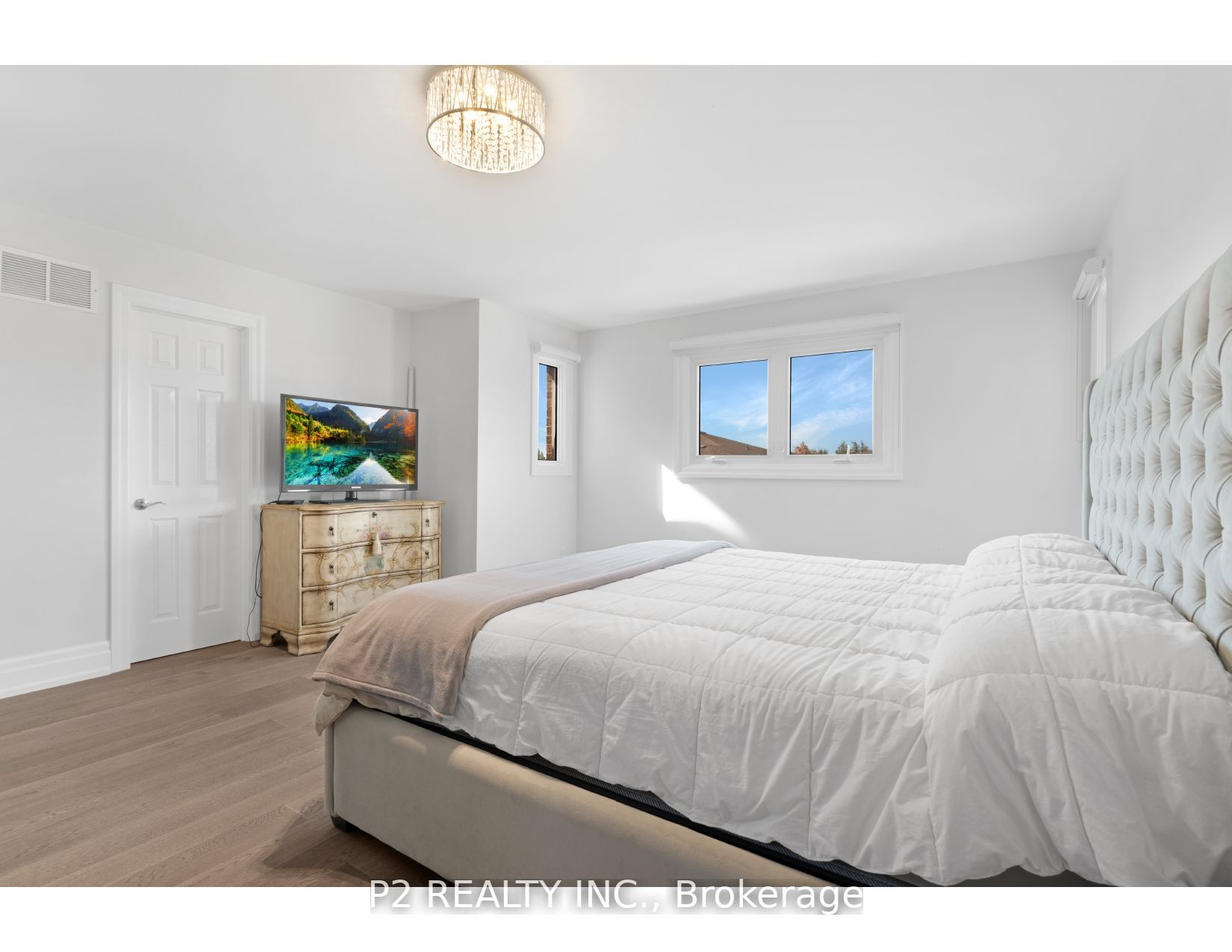 249 Ridgefield Cres W