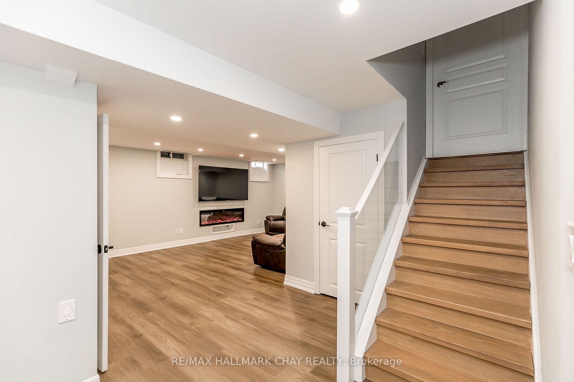 16 Mckay Ave