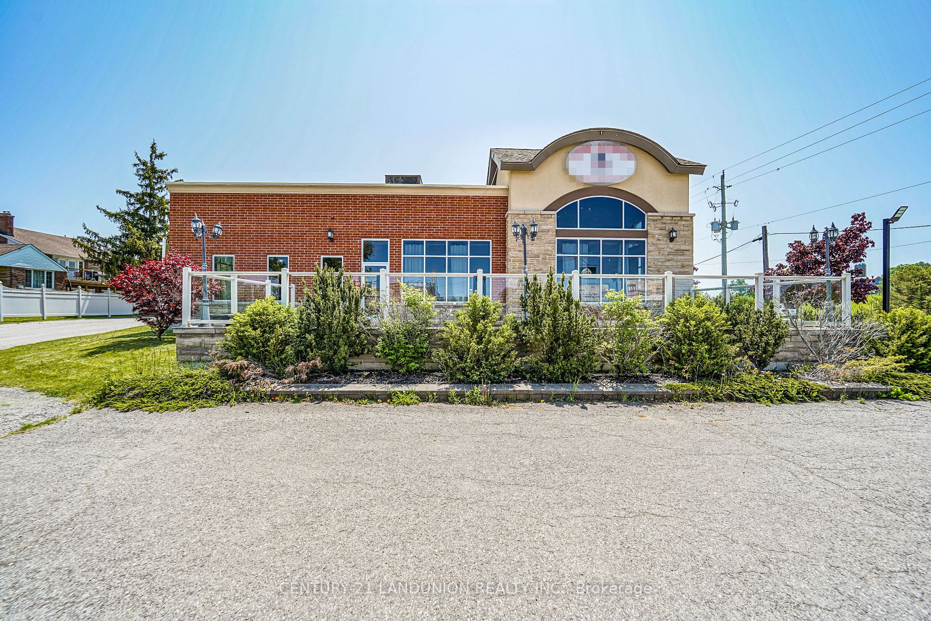 20215 Woodbine Ave