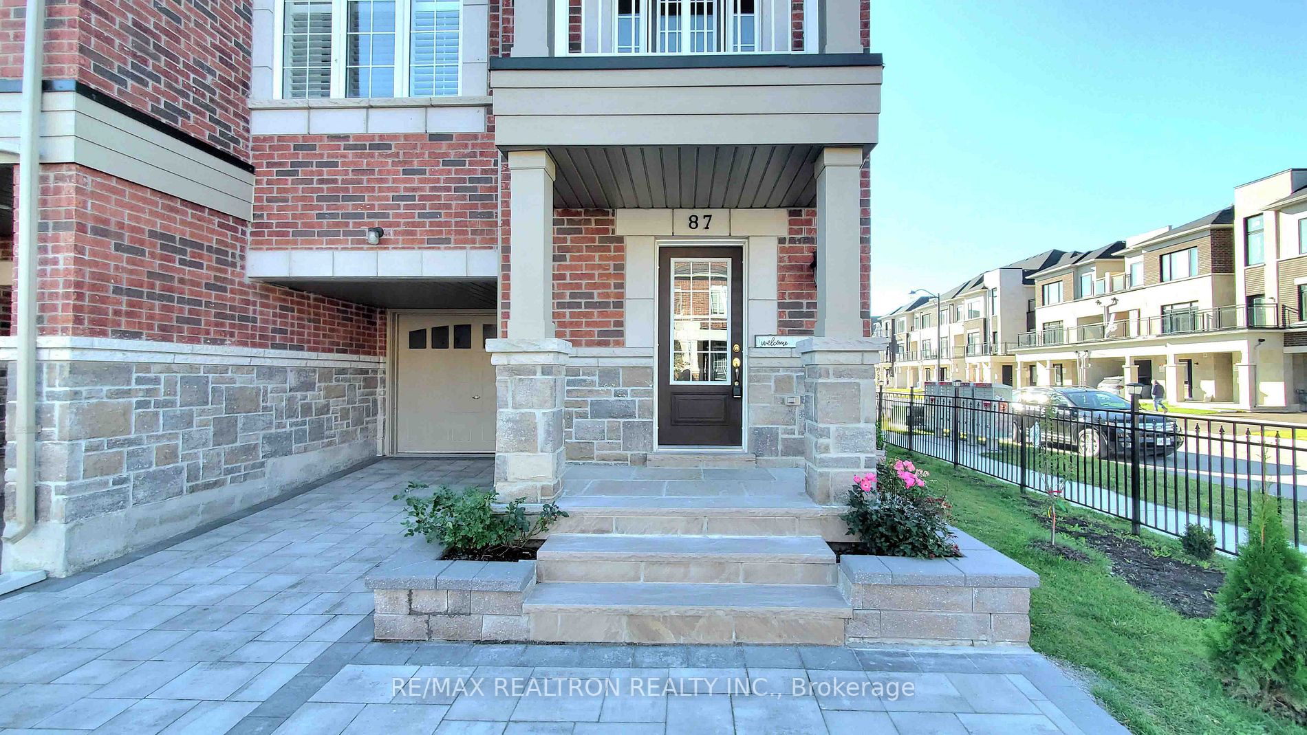 87 Ness Dr