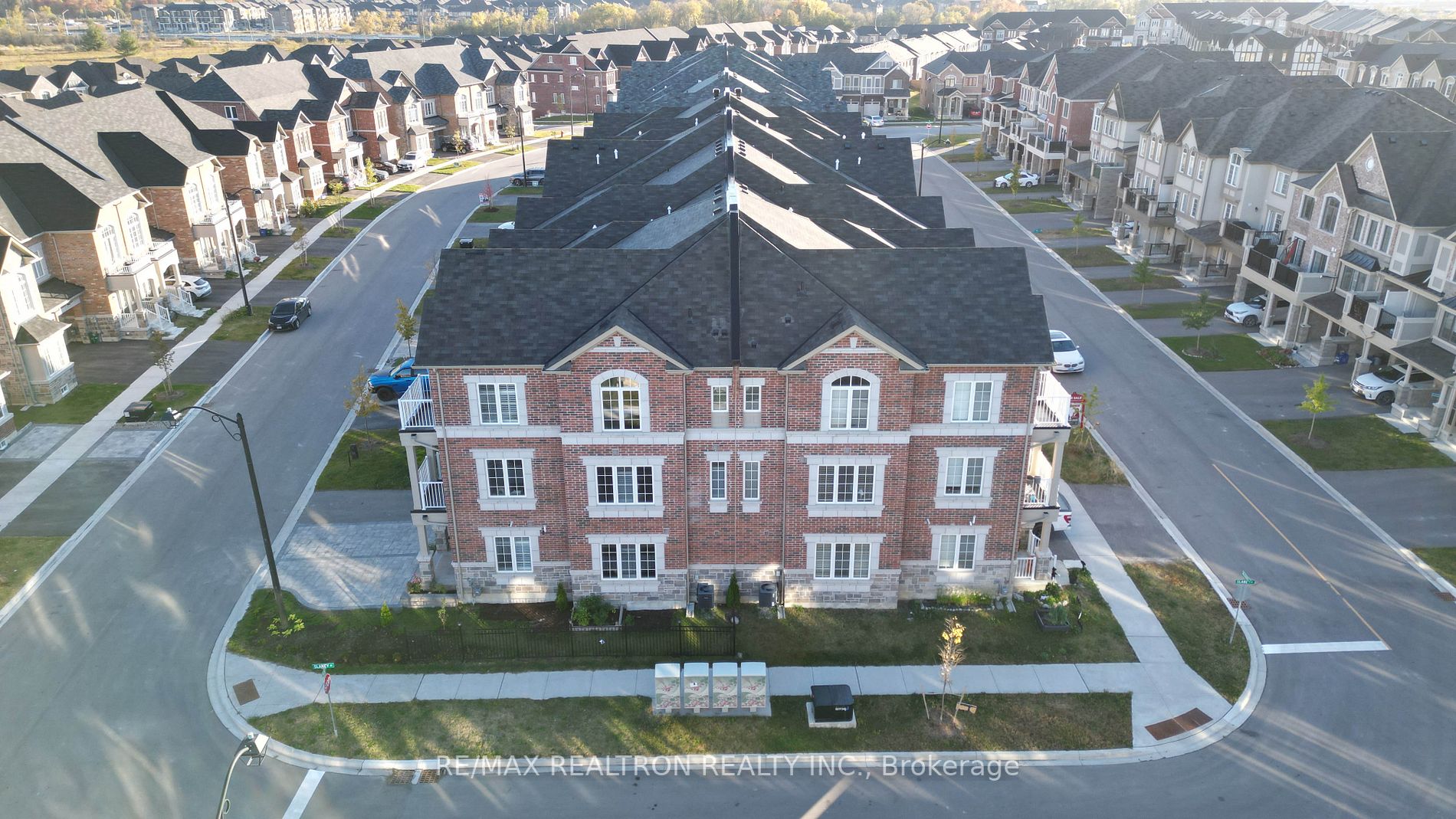87 Ness Dr