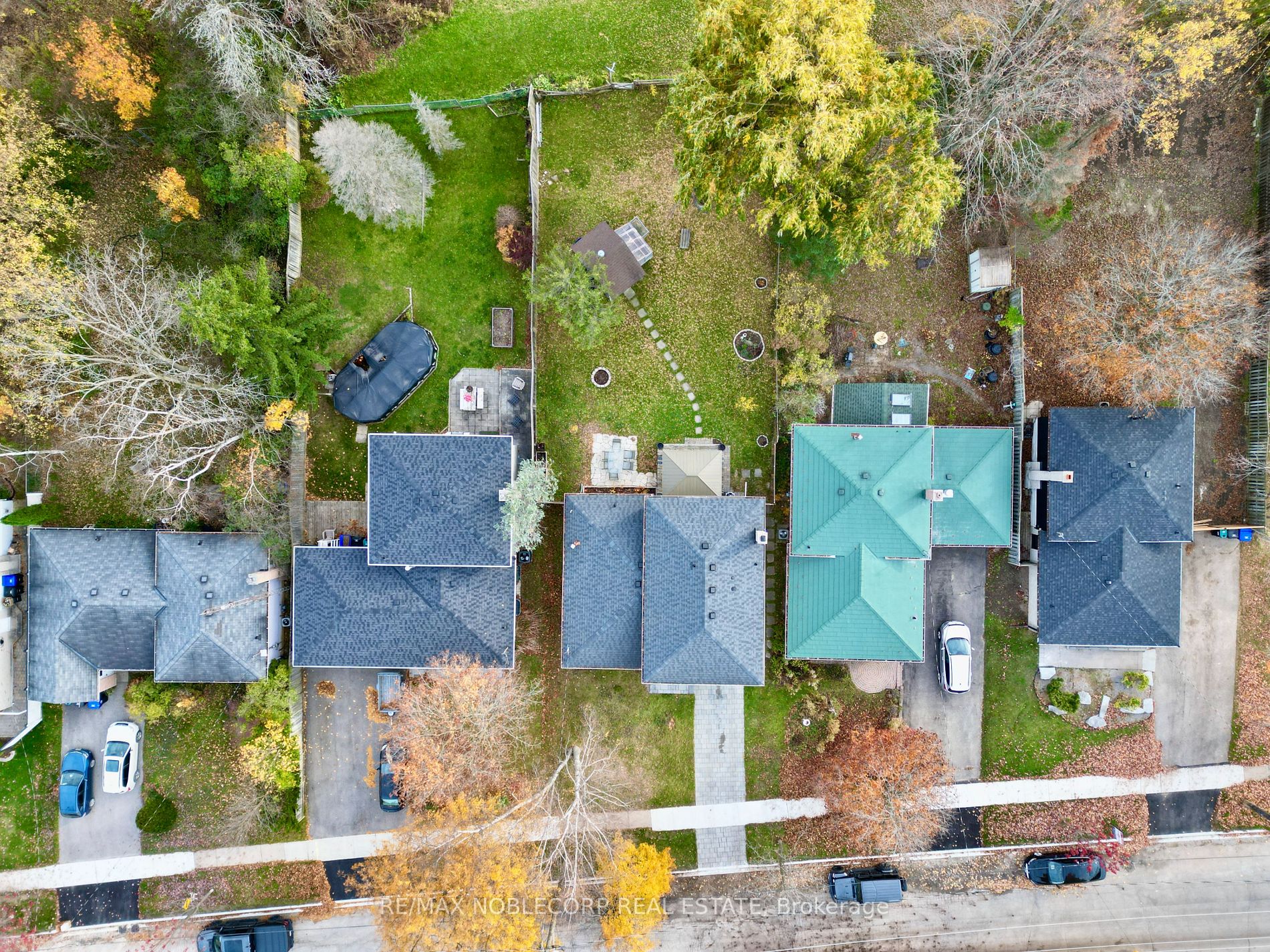 39 Maple Ave W