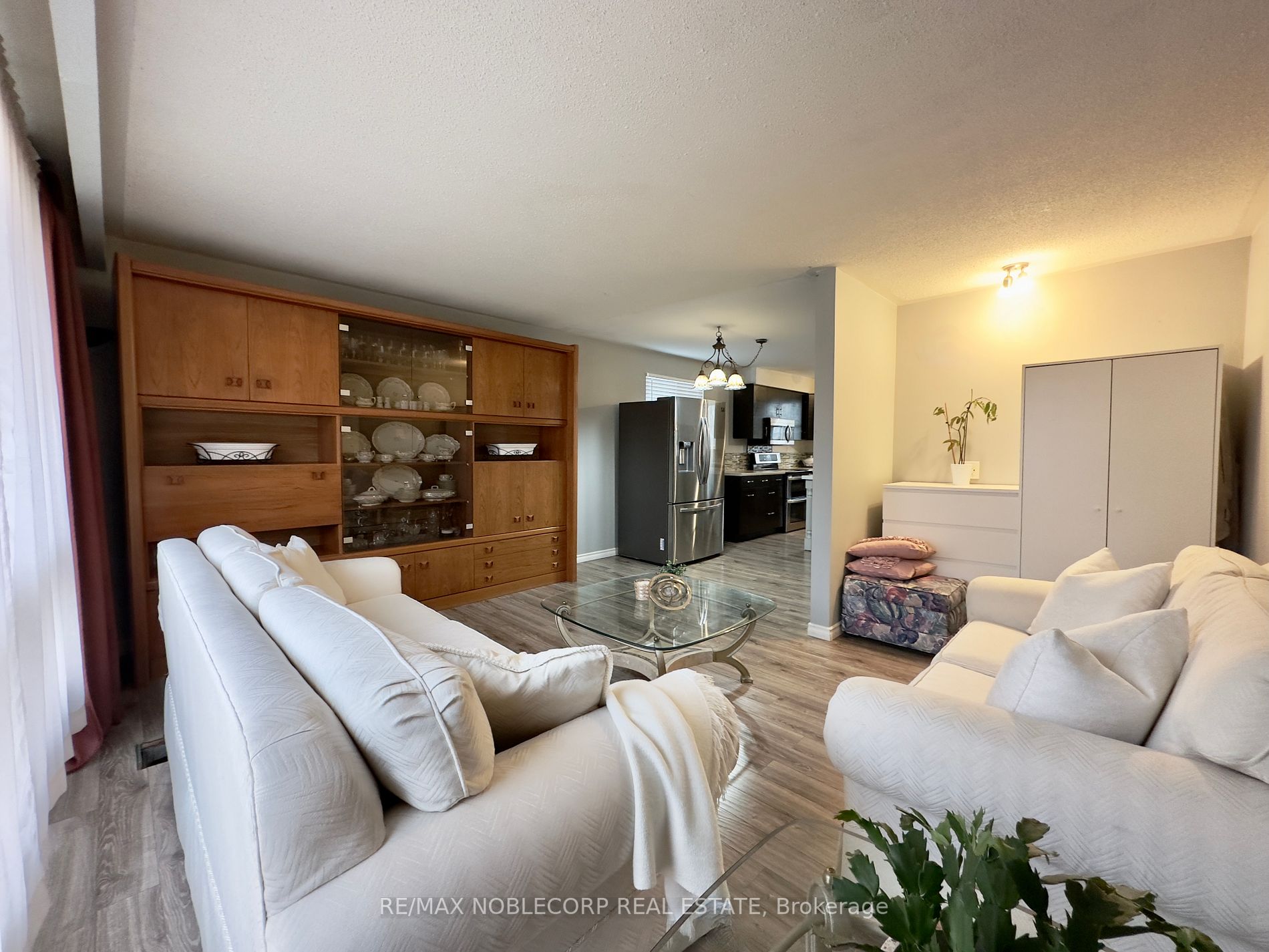 39 Maple Ave W