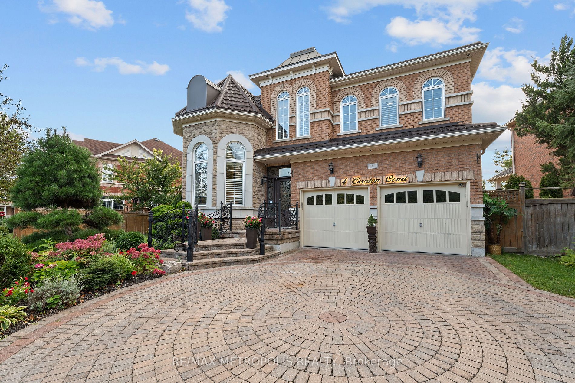 4 Everton Crt
