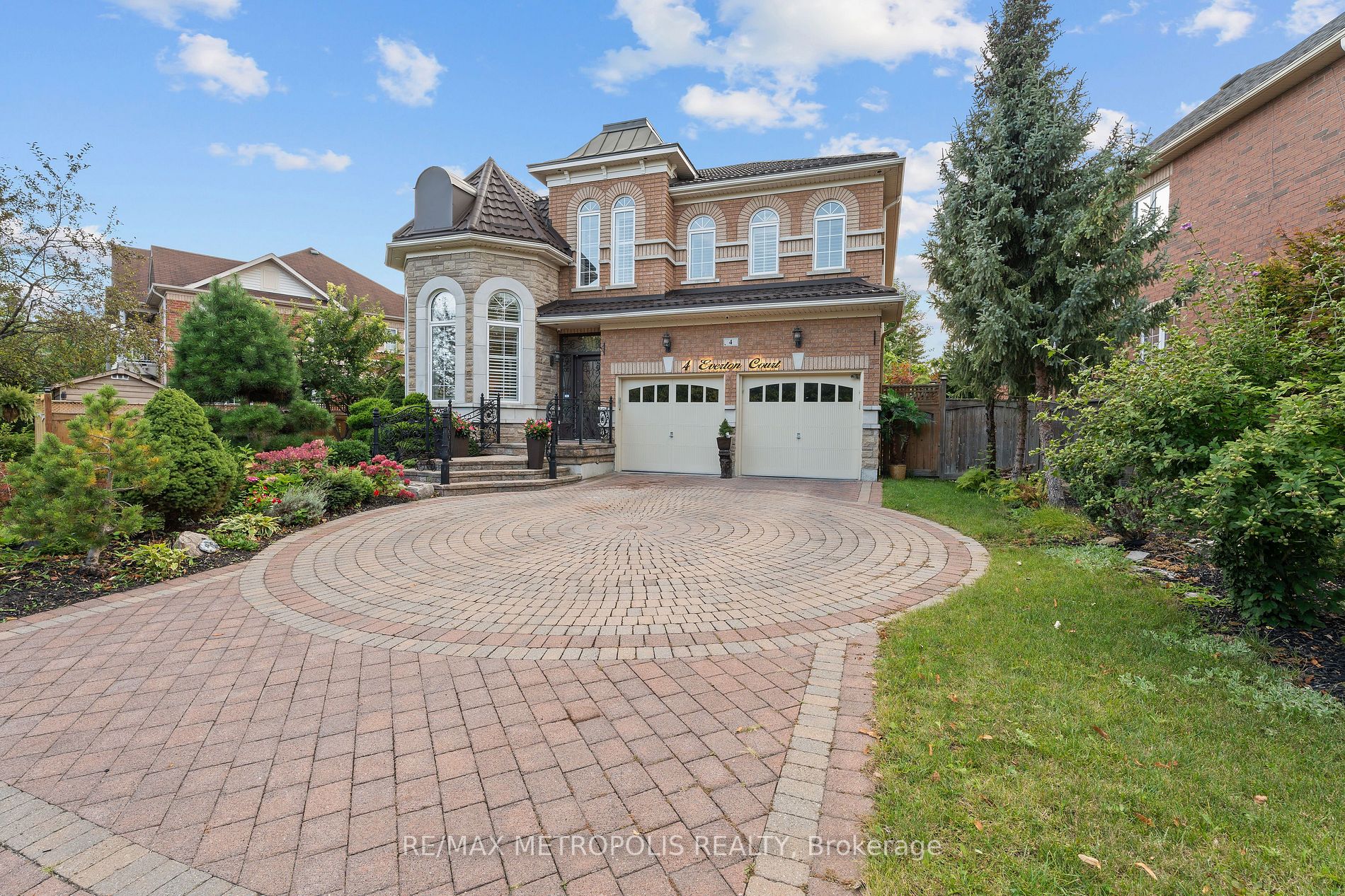 4 Everton Crt