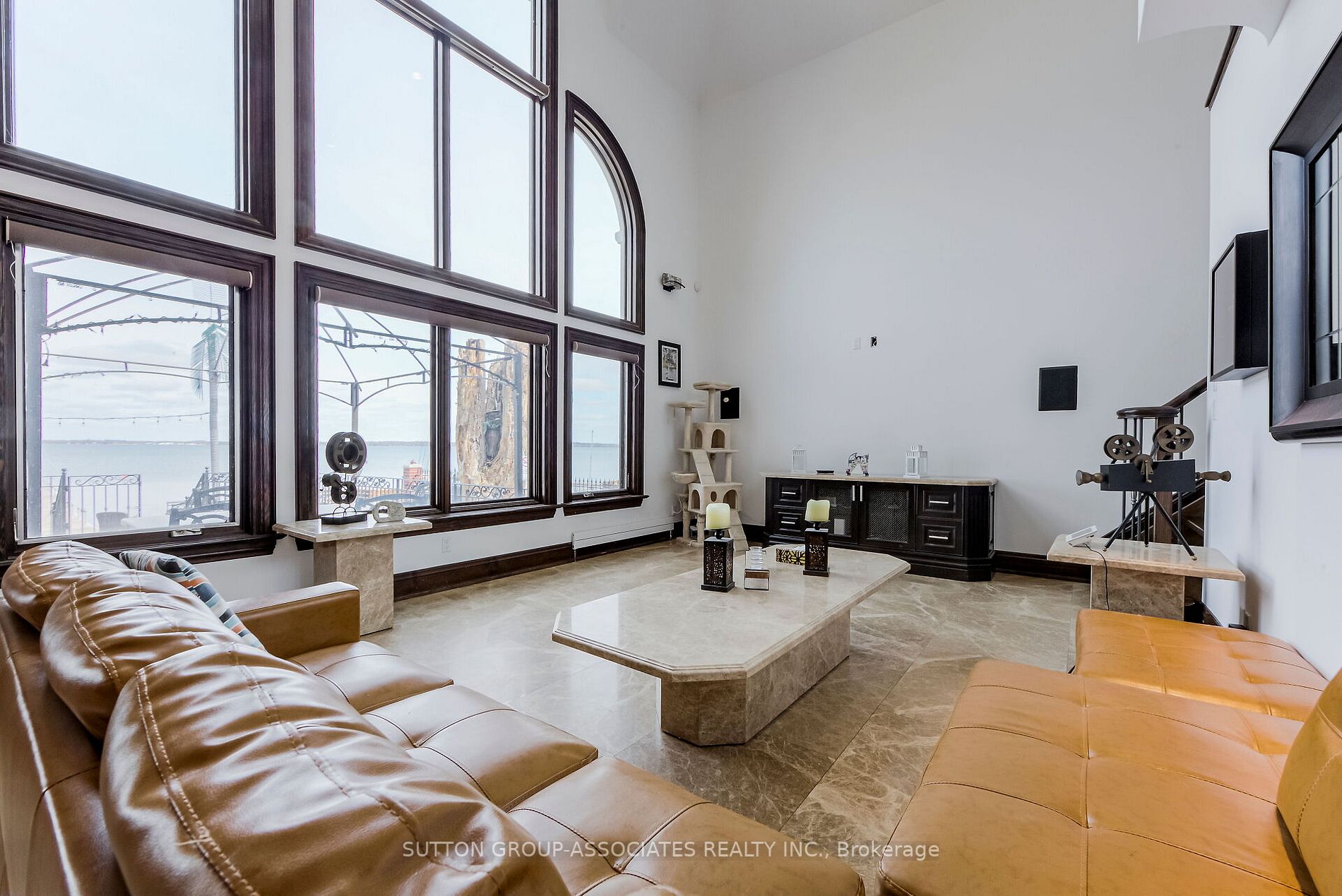 283 Beach Rd