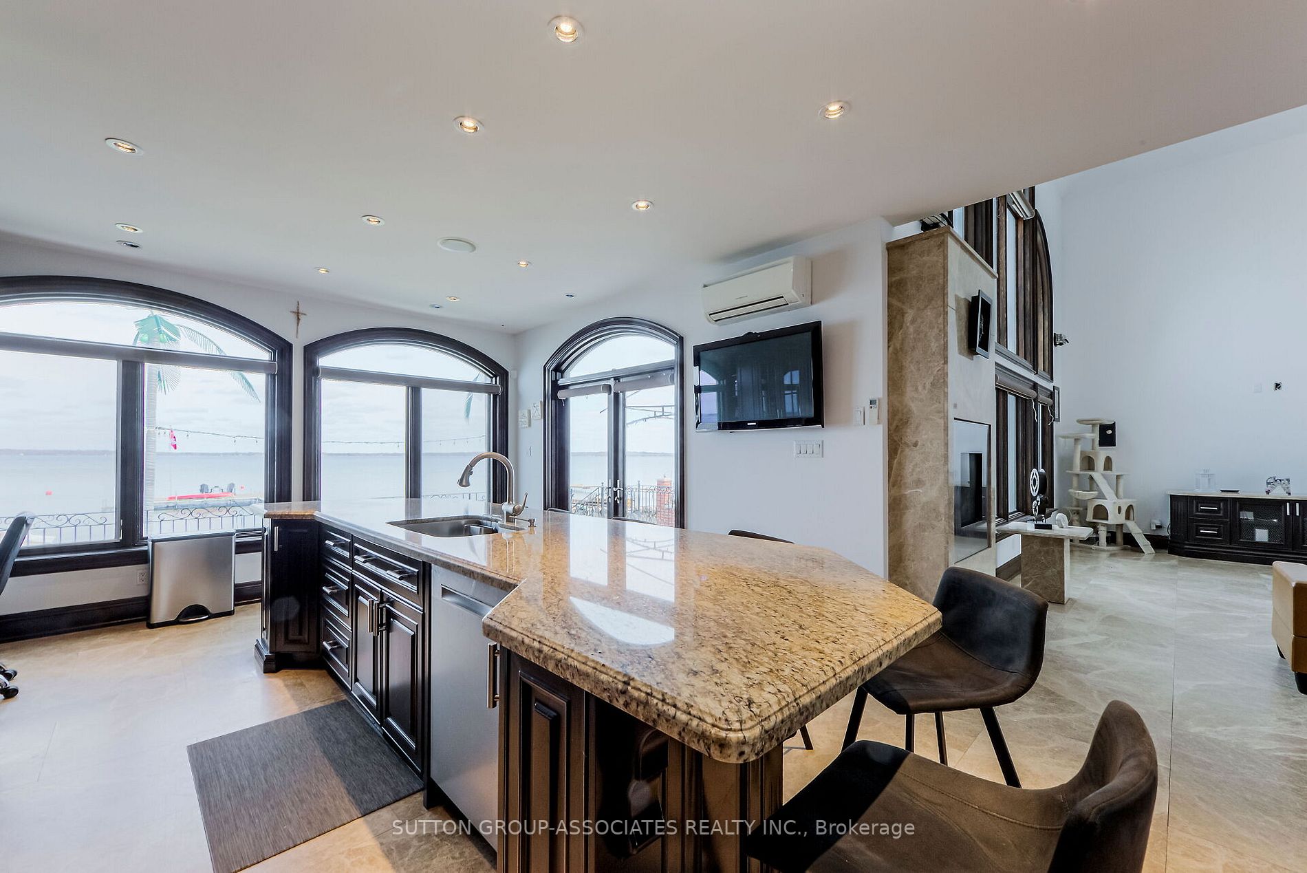 283 Beach Rd