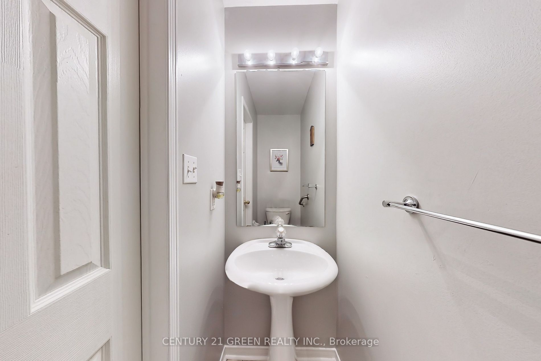145 Baywell Cres S