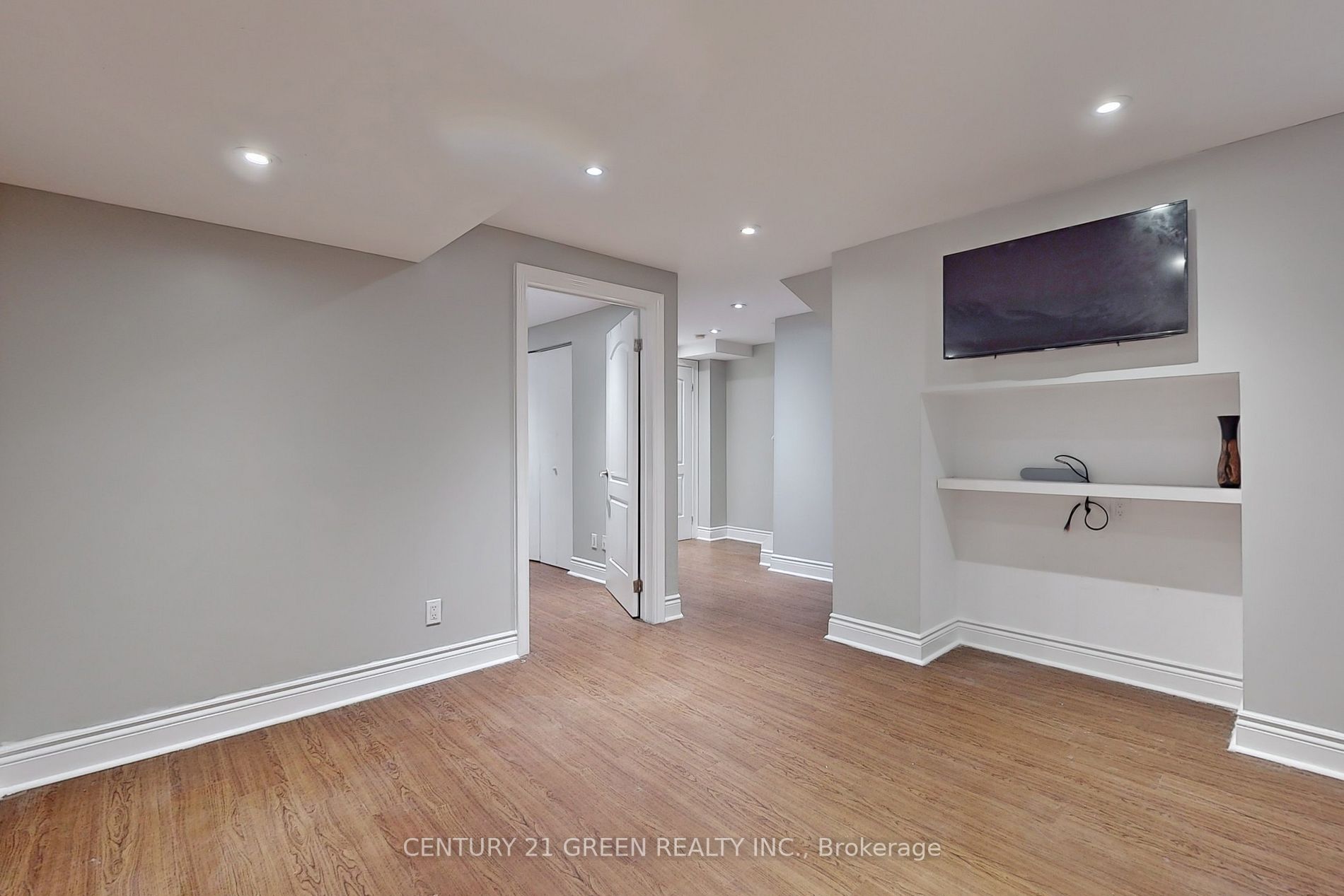 145 Baywell Cres S