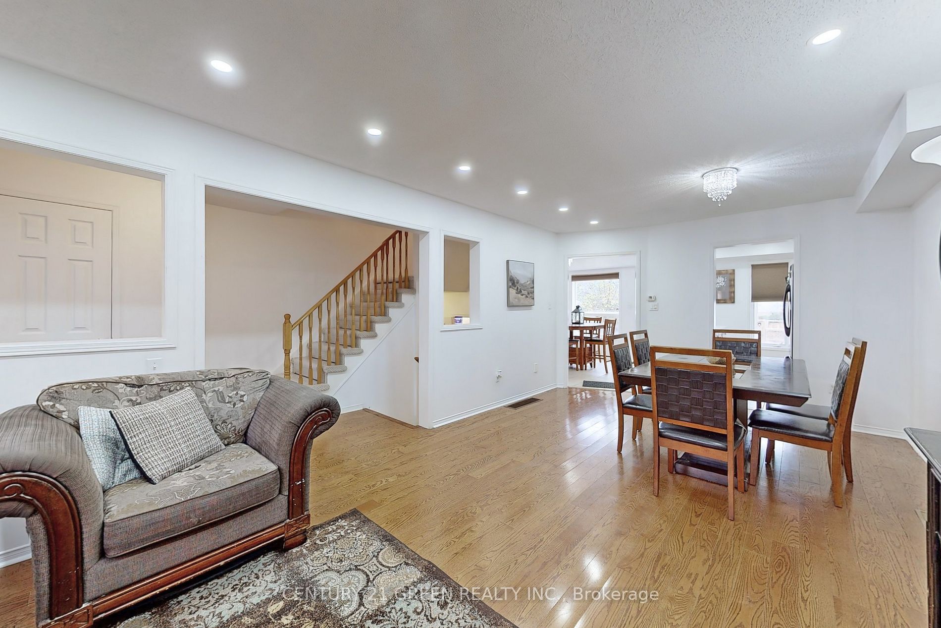 145 Baywell Cres S