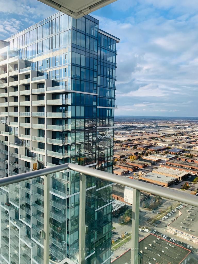 7890 Jane St, #4706