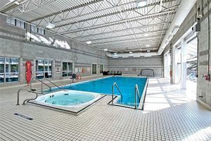 9015 Leslie St, #318