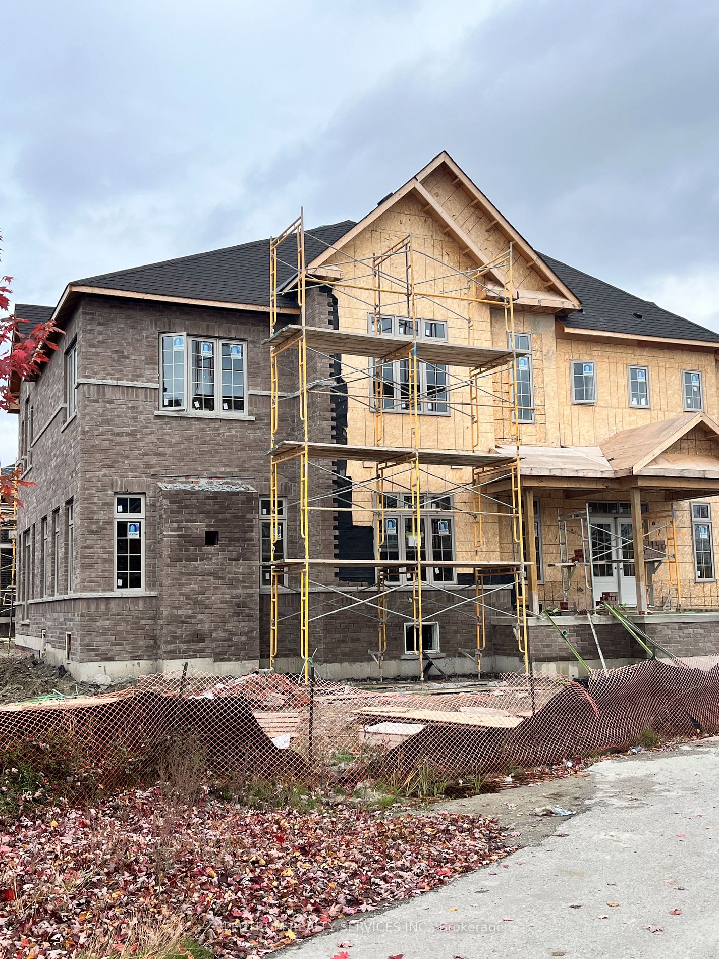 34 Bud Leggett Cres