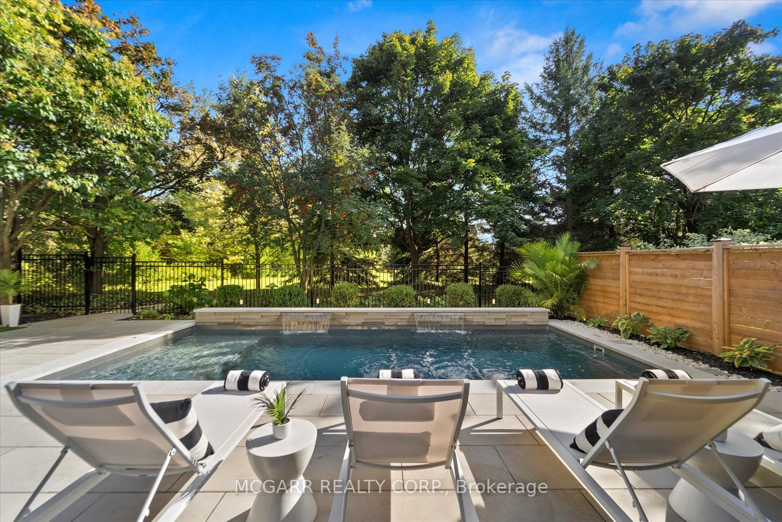 25 Underhill Cres