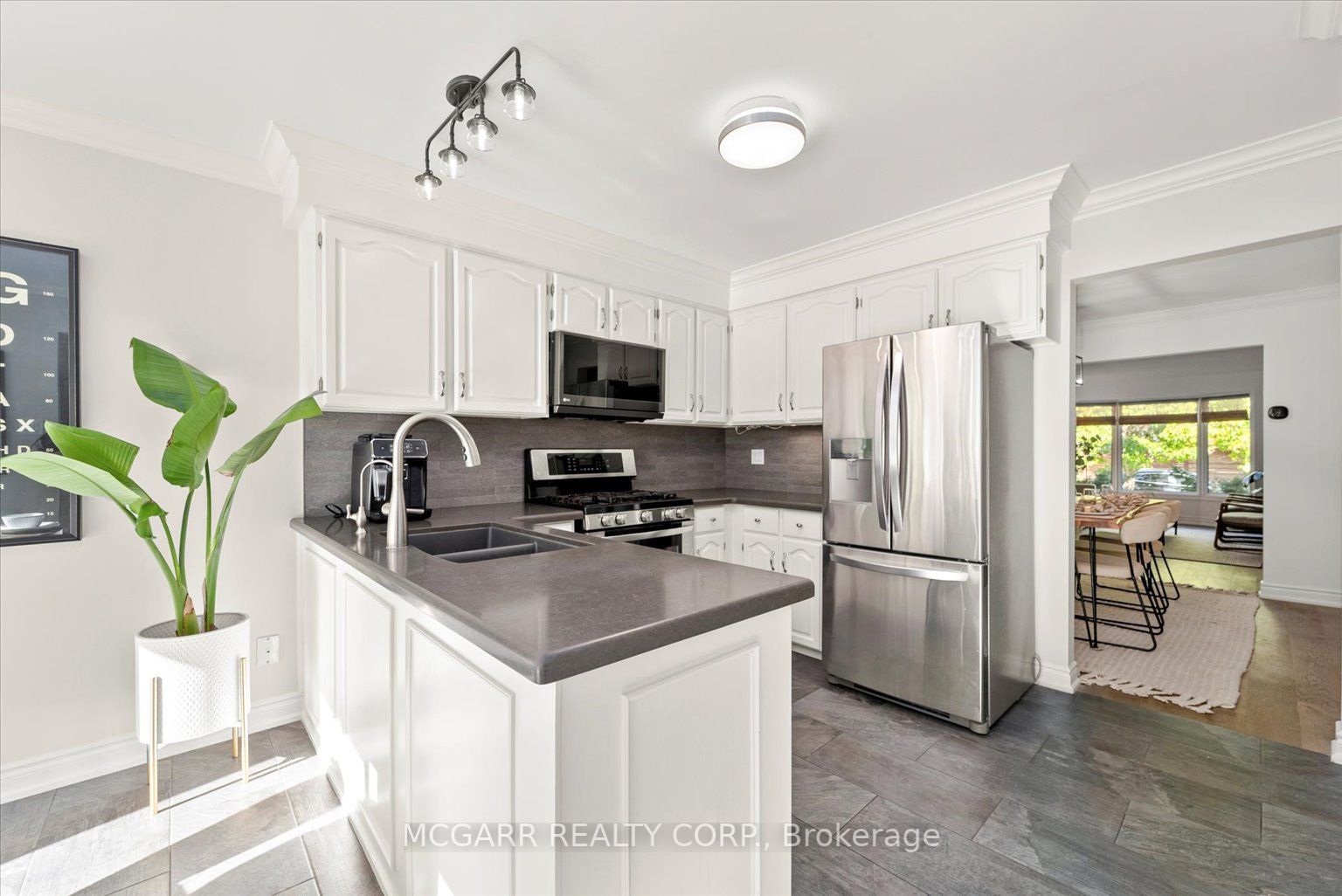25 Underhill Cres