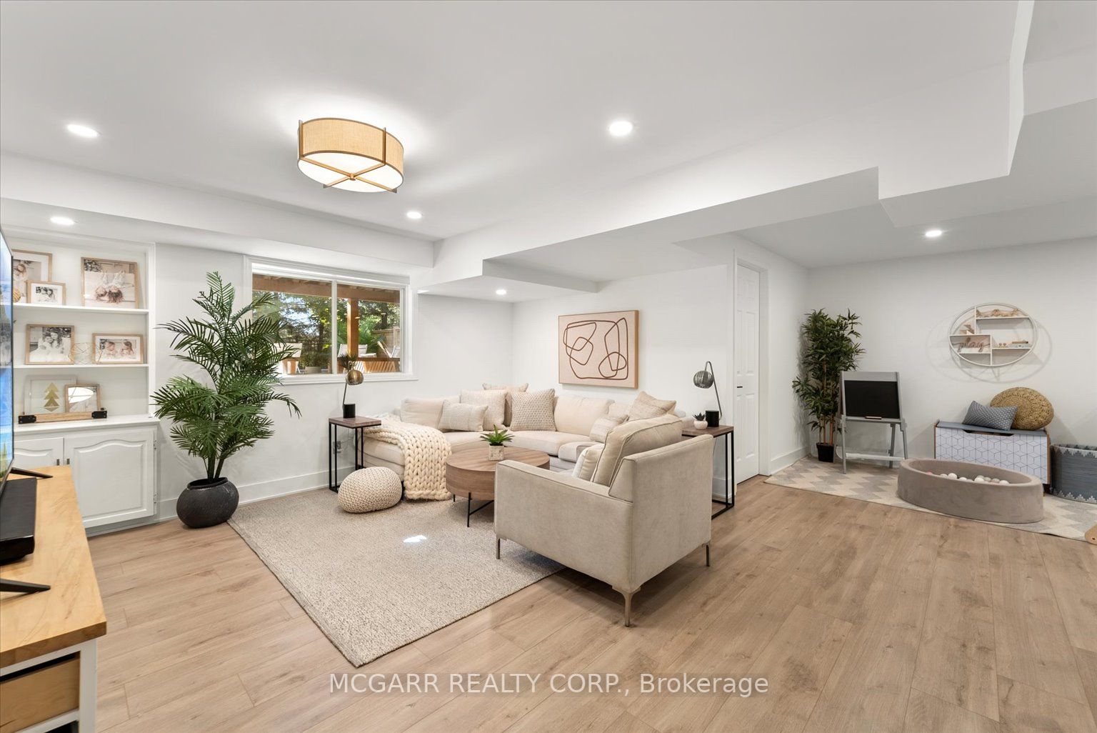 25 Underhill Cres