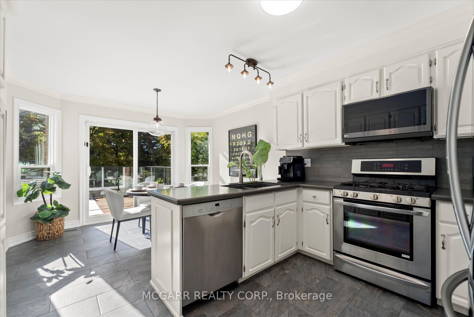 25 Underhill Cres