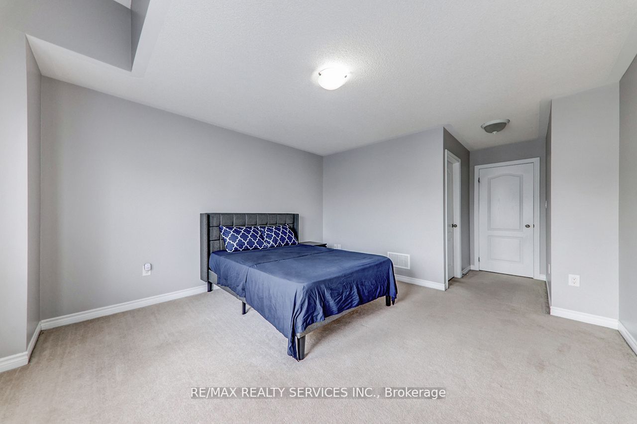 2179 Dawson Cres