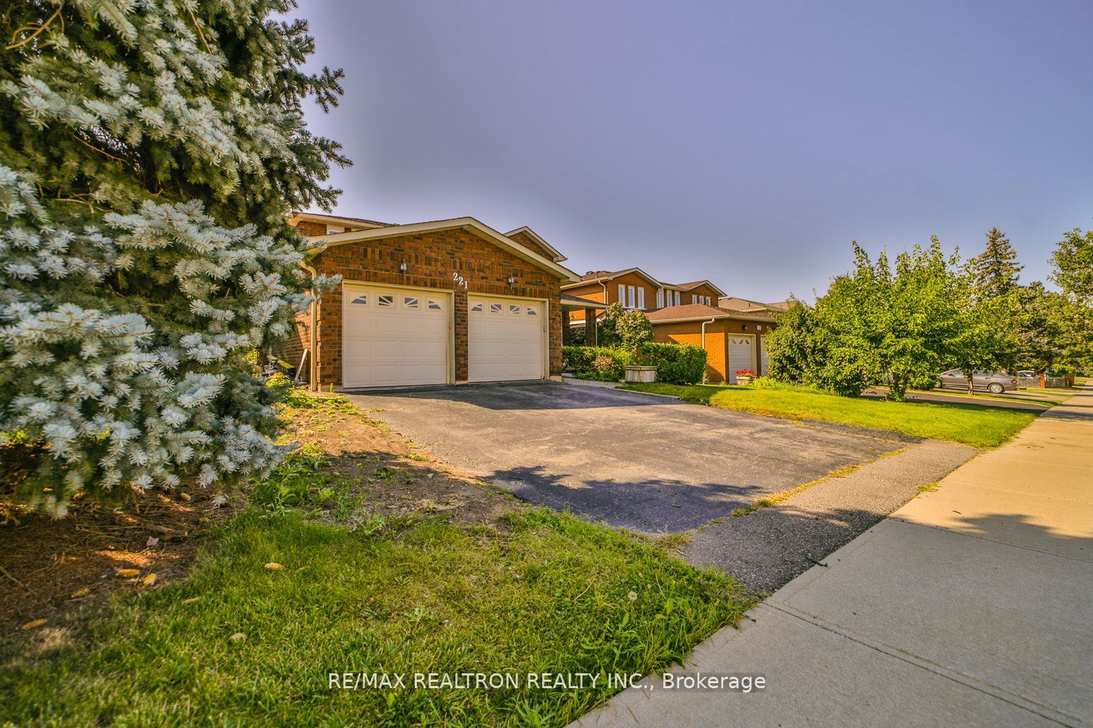 221 Embassy Dr, #Bsmt #a