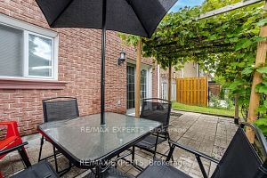 102 Zima Cres