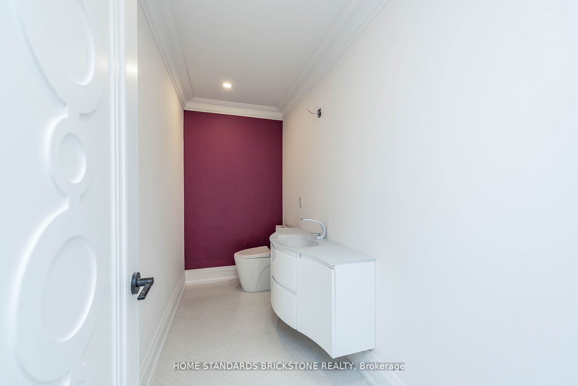 833 Lockwood Circ