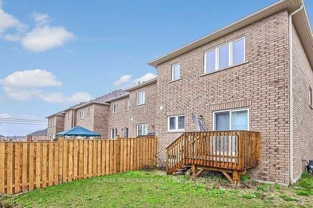 11 Matthewson Ave