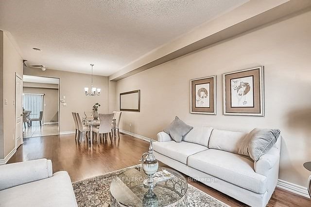 11 Matthewson Ave