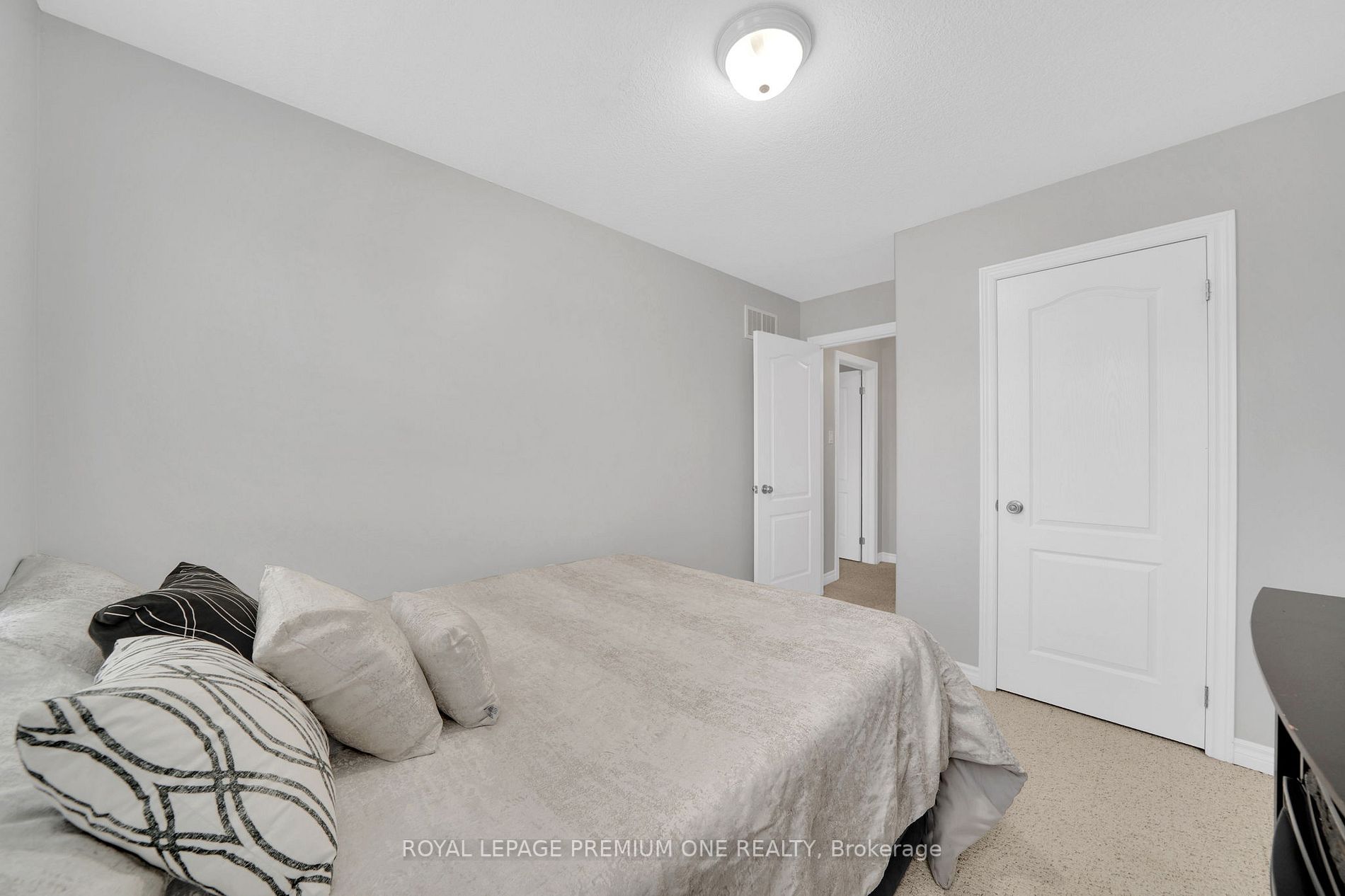 31 Stevenson St