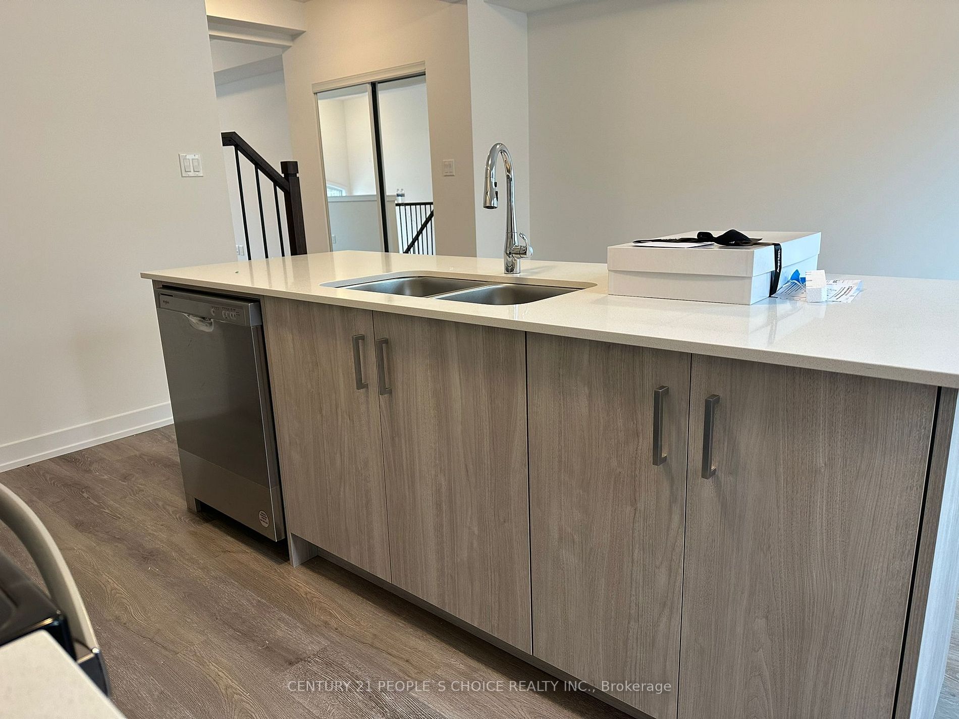 36 Lyall Stokes Circ