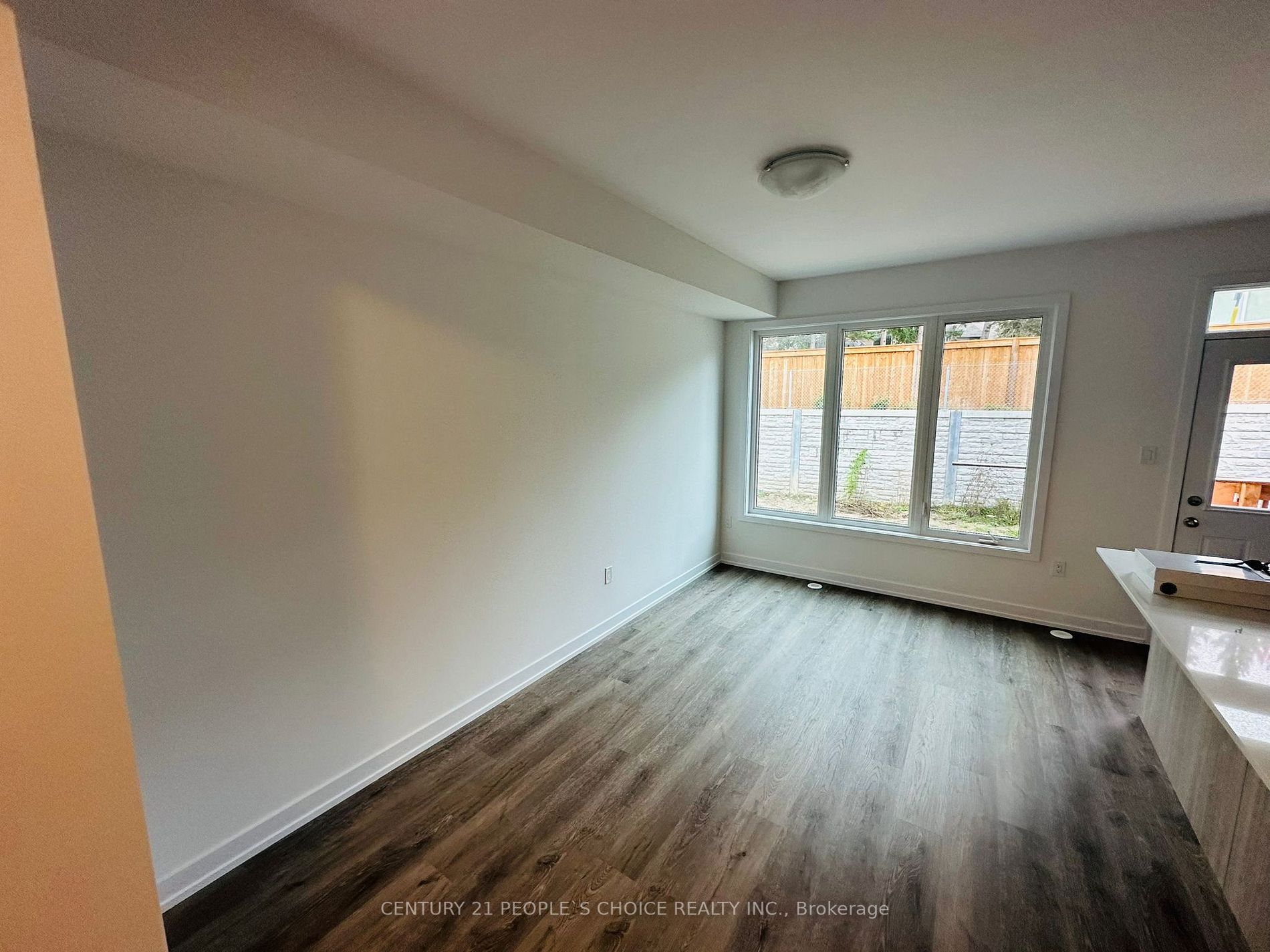 36 Lyall Stokes Circ