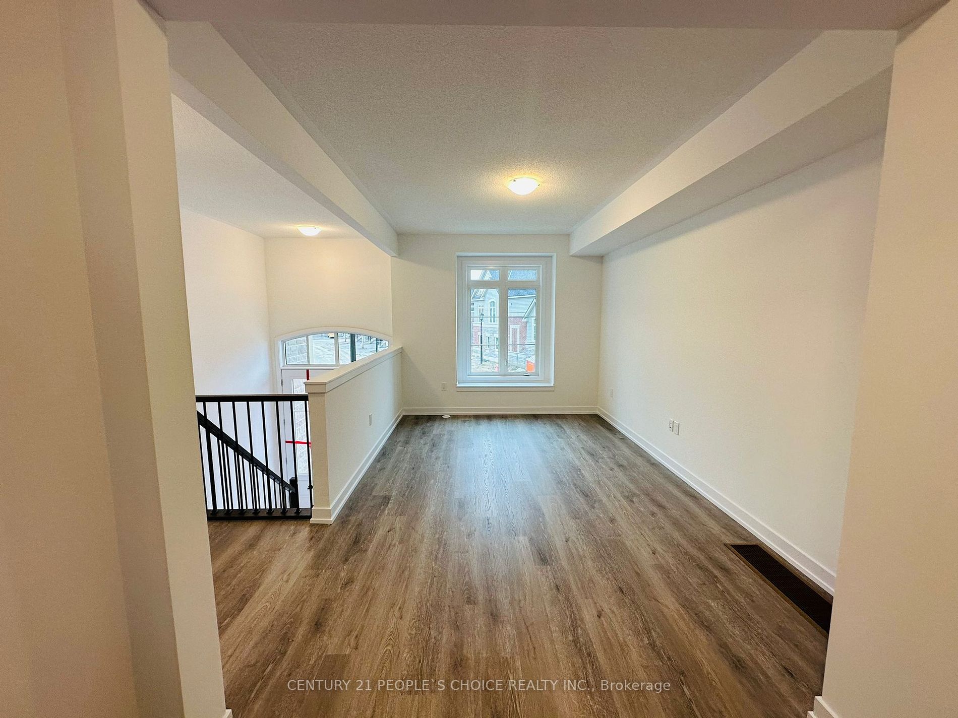 36 Lyall Stokes Circ