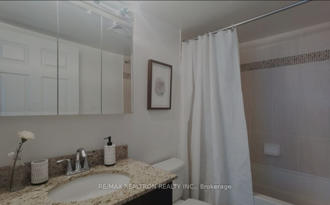 75 King William Cres, #504