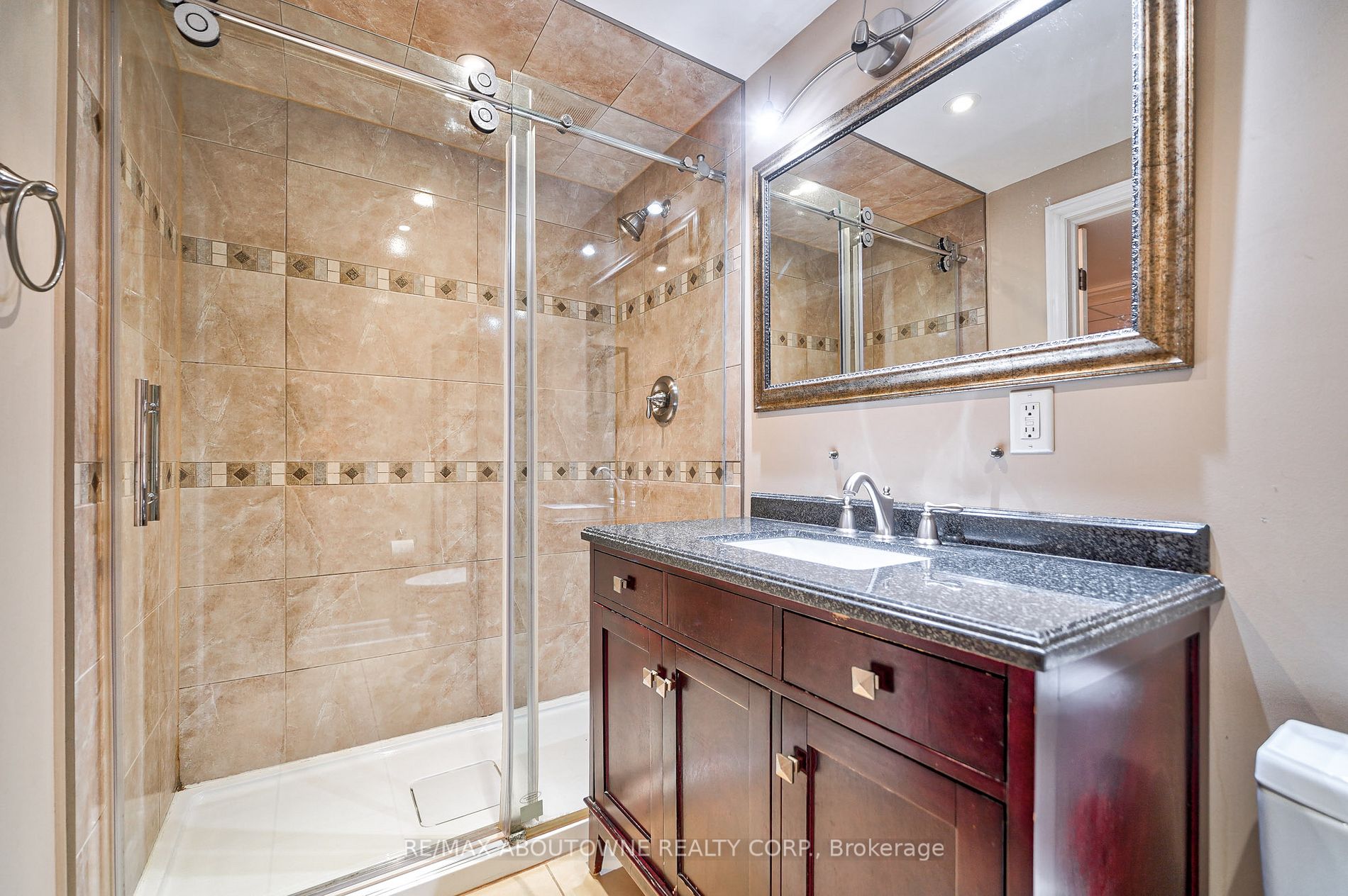 104 Cabinet Cres