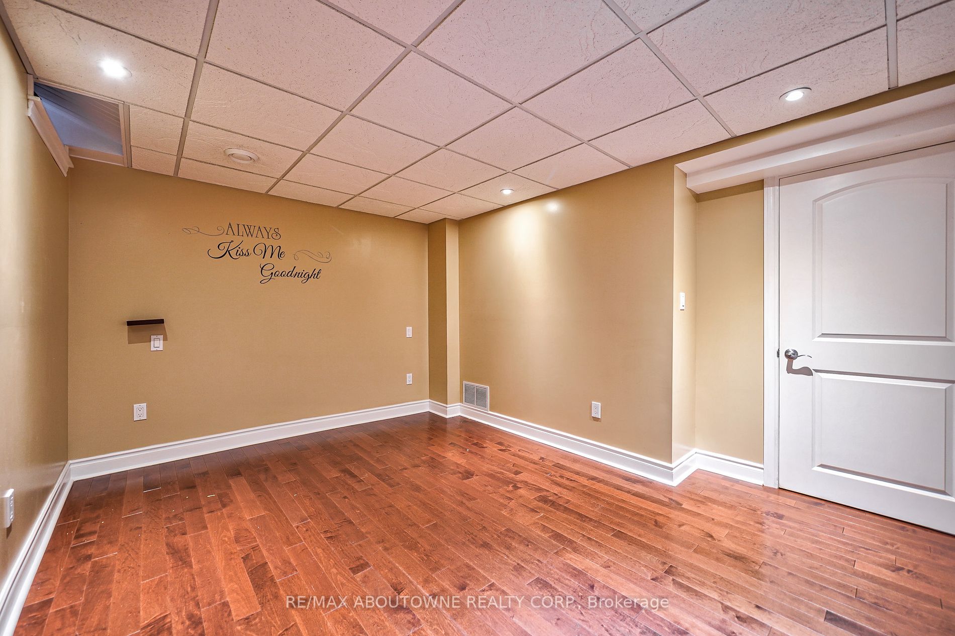 104 Cabinet Cres