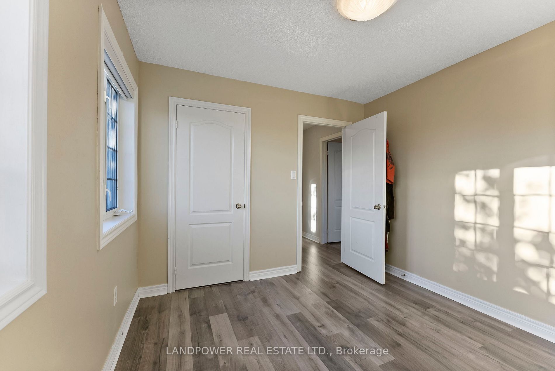 591 College Manor Dr